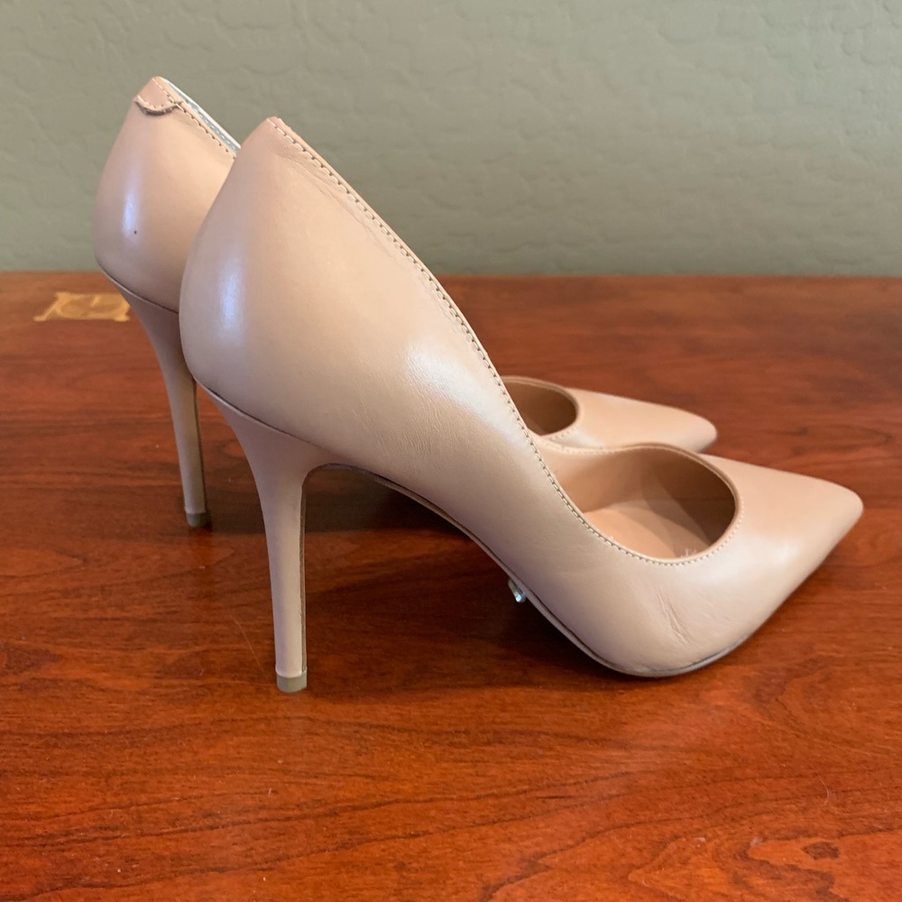 Tony Bianco Dove pump